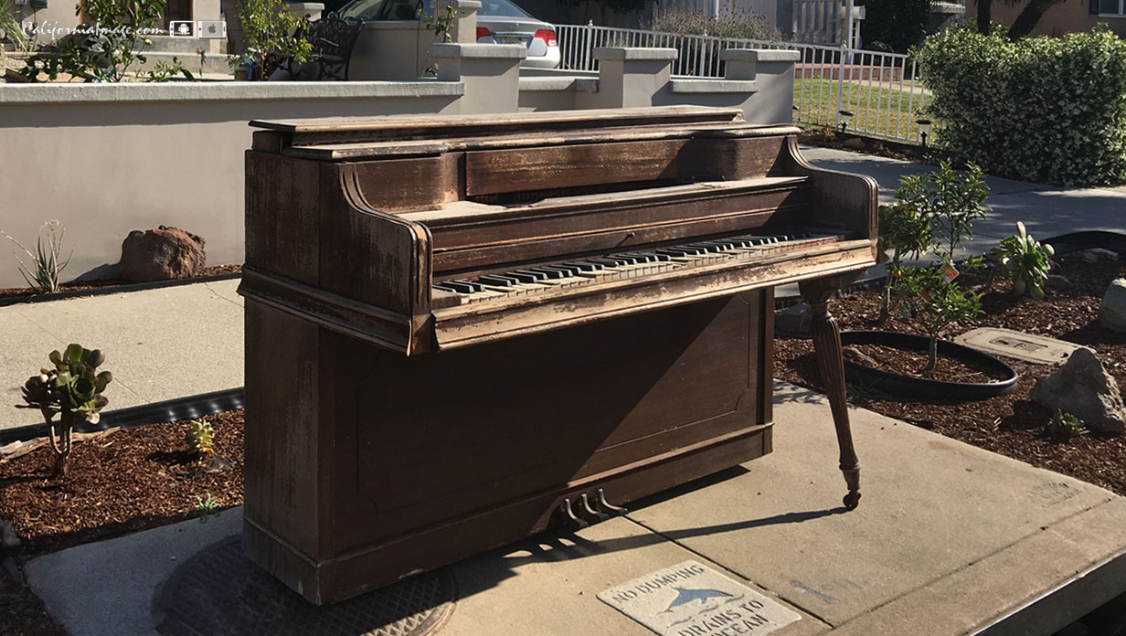 Old Piano Street