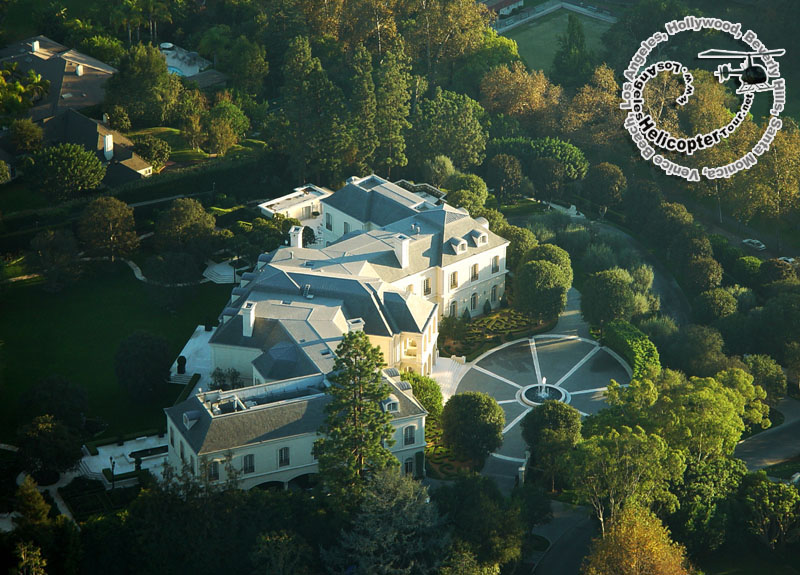 aaron-spelling-mansion-helicopter-5