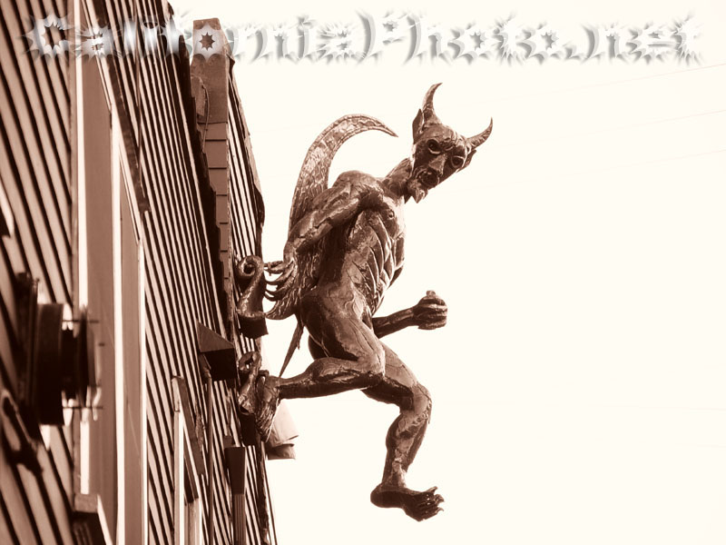 venice-beach-bordello_alexandra_gargoyle-2