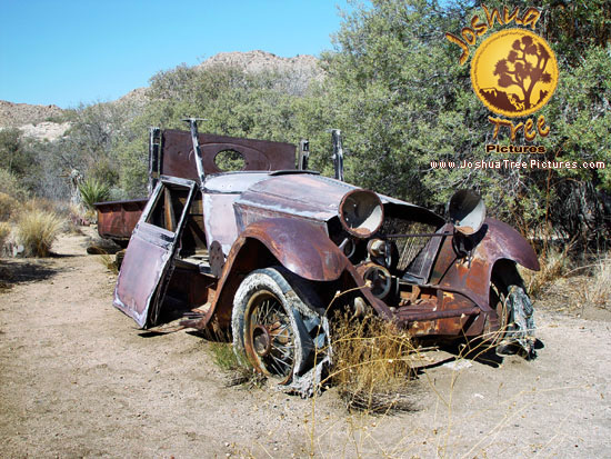 old_abandoned_car