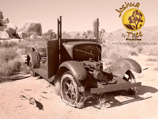 old_car_in_desert