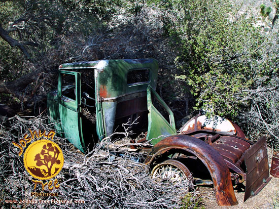 rusted-vintage-car